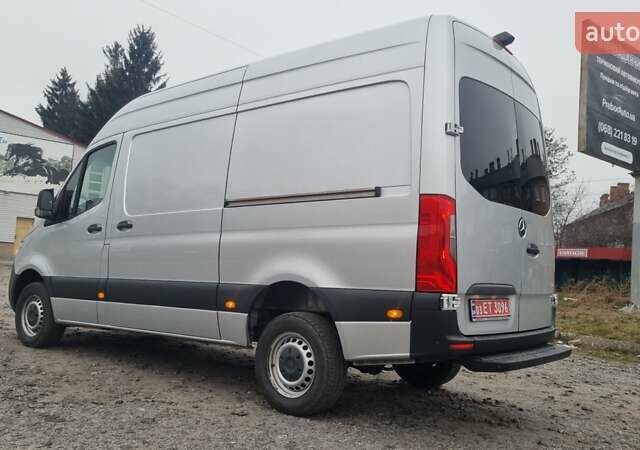 Серый Мерседес Sprinter, объемом двигателя 2.2 л и пробегом 330 тыс. км за 25990 $, фото 19 на Automoto.ua