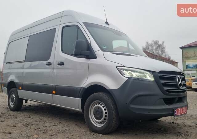 Серый Мерседес Sprinter, объемом двигателя 2.2 л и пробегом 330 тыс. км за 25990 $, фото 2 на Automoto.ua