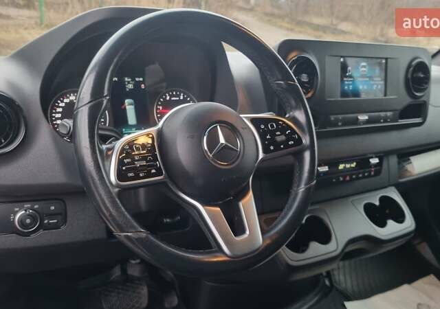 Серый Мерседес Sprinter, объемом двигателя 2.2 л и пробегом 330 тыс. км за 25990 $, фото 24 на Automoto.ua