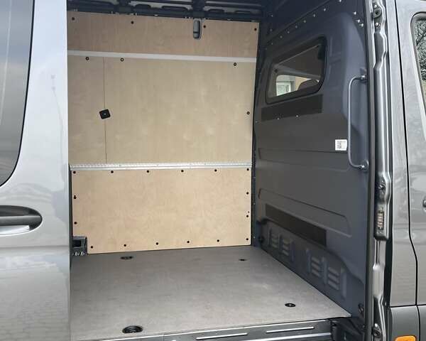 Серый Мерседес Sprinter, объемом двигателя 3 л и пробегом 112 тыс. км за 41490 $, фото 10 на Automoto.ua