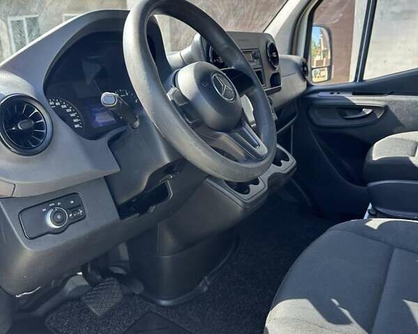 Серый Мерседес Sprinter, объемом двигателя 0 л и пробегом 248 тыс. км за 25000 $, фото 12 на Automoto.ua