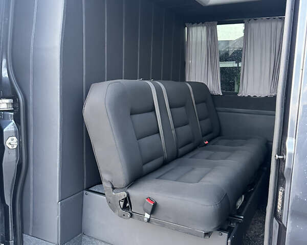 Мерседес Sprinter 2019 у Хотине на Automoto.ua Сірий Мерседес Sprinter, об'ємом двигуна 2.99 л та пробігом 245 тис. км за 52431 $, фото 4 на Automoto.ua
