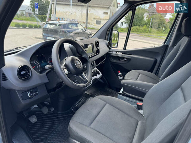 Серый Мерседес Sprinter, объемом двигателя 2.14 л и пробегом 425 тыс. км за 23950 $, фото 5 на Automoto.ua