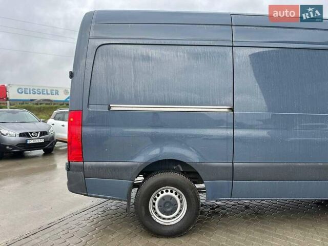 Серый Мерседес Sprinter, объемом двигателя 3 л и пробегом 83 тыс. км за 28900 $, фото 9 на Automoto.ua