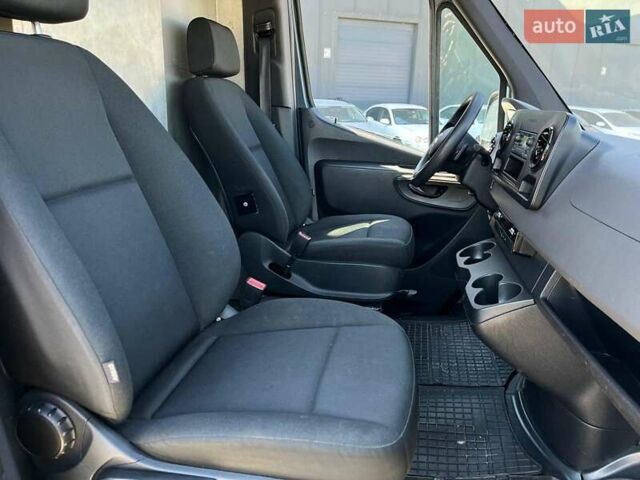 Мерседес Sprinter 2019 в Львове на Automoto.ua Серый Мерседес Sprinter, объемом двигателя 3 л и пробегом 83 тыс. км за 27740 $, фото 21 на Automoto.ua