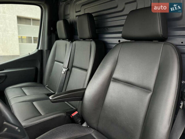 Серый Мерседес Sprinter, объемом двигателя 2.14 л и пробегом 222 тыс. км за 27000 $, фото 8 на Automoto.ua