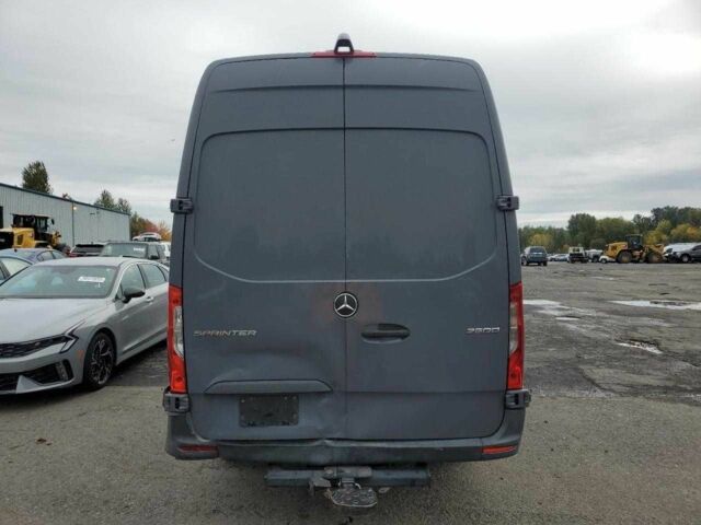 Серый Мерседес Sprinter, объемом двигателя 3 л и пробегом 77 тыс. км за 10000 $, фото 5 на Automoto.ua