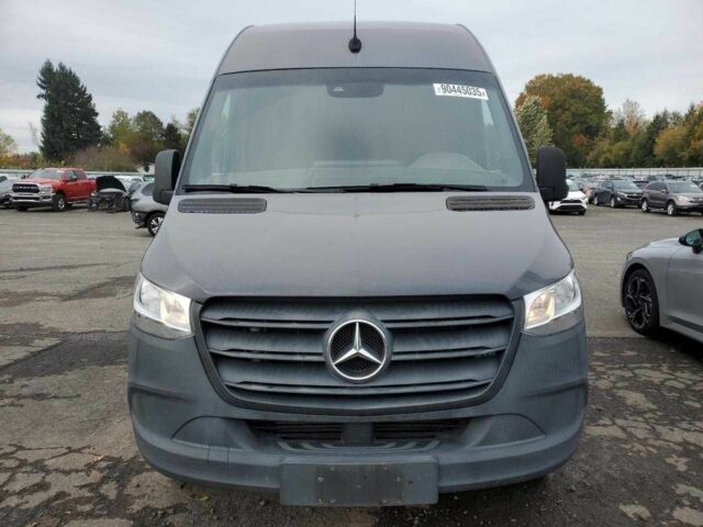 Серый Мерседес Sprinter, объемом двигателя 3 л и пробегом 77 тыс. км за 10000 $, фото 4 на Automoto.ua