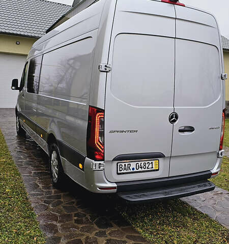 Серый Мерседес Sprinter, объемом двигателя 0 л и пробегом 158 тыс. км за 50970 $, фото 6 на Automoto.ua