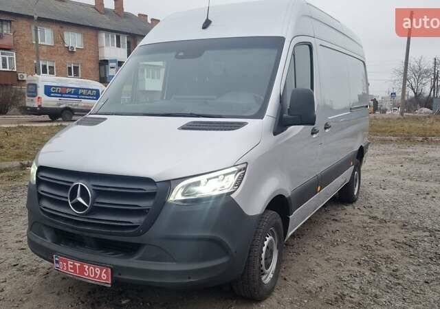 Серый Мерседес Sprinter, объемом двигателя 2.2 л и пробегом 330 тыс. км за 25990 $, фото 11 на Automoto.ua