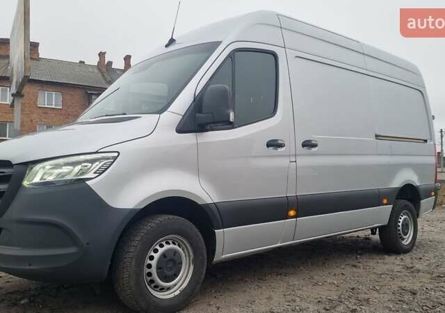 Серый Мерседес Sprinter, объемом двигателя 2.2 л и пробегом 330 тыс. км за 25990 $, фото 13 на Automoto.ua