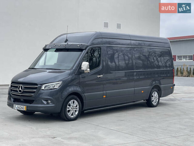 Серый Мерседес Sprinter, объемом двигателя 2.2 л и пробегом 170 тыс. км за 40500 $, фото 1 на Automoto.ua
