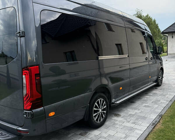 Серый Мерседес Sprinter, объемом двигателя 2.2 л и пробегом 263 тыс. км за 45500 $, фото 4 на Automoto.ua