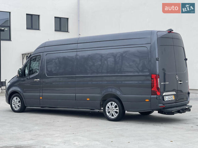 Серый Мерседес Sprinter, объемом двигателя 2.2 л и пробегом 170 тыс. км за 40500 $, фото 4 на Automoto.ua