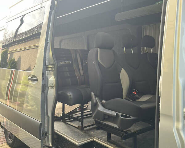 Сірий Мерседес Sprinter, об'ємом двигуна 2.2 л та пробігом 450 тис. км за 38500 $, фото 11 на Automoto.ua