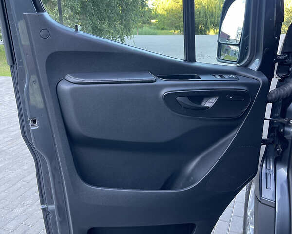 Серый Мерседес Sprinter, объемом двигателя 2.14 л и пробегом 170 тыс. км за 39999 $, фото 29 на Automoto.ua