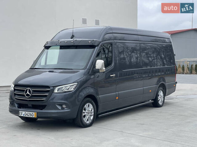 Серый Мерседес Sprinter, объемом двигателя 2.2 л и пробегом 170 тыс. км за 40500 $, фото 2 на Automoto.ua