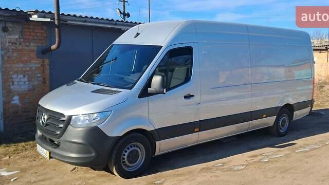Серый Мерседес Sprinter, объемом двигателя 2.15 л и пробегом 98 тыс. км за 28990 $, фото 4 на Automoto.ua