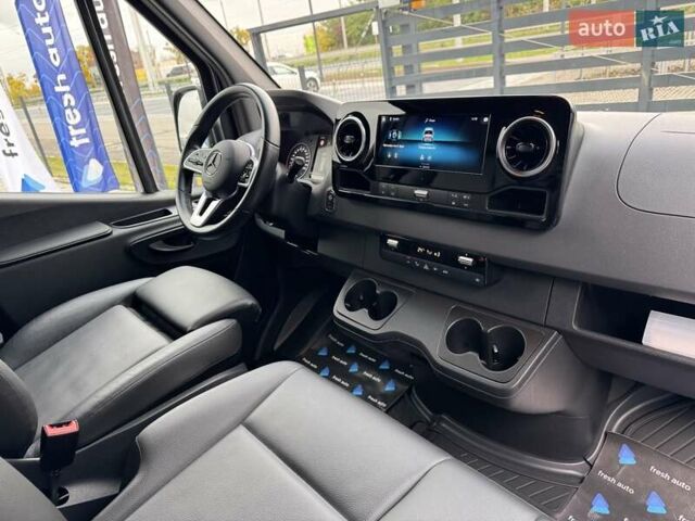 Серый Мерседес Sprinter, объемом двигателя 3 л и пробегом 94 тыс. км за 74900 $, фото 3 на Automoto.ua