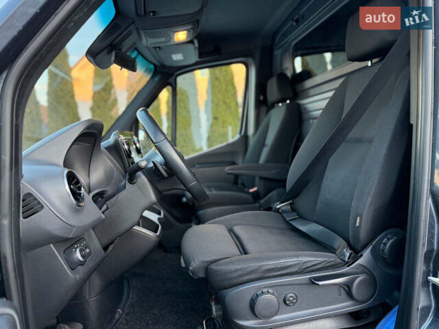 Серый Мерседес Sprinter, объемом двигателя 3 л и пробегом 165 тыс. км за 52990 $, фото 41 на Automoto.ua