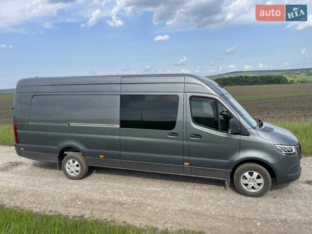 Серый Мерседес Sprinter, объемом двигателя 2.99 л и пробегом 182 тыс. км за 60999 $, фото 4 на Automoto.ua