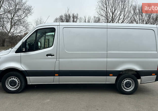 Серый Мерседес Sprinter, объемом двигателя 2.2 л и пробегом 314 тыс. км за 27250 $, фото 1 на Automoto.ua