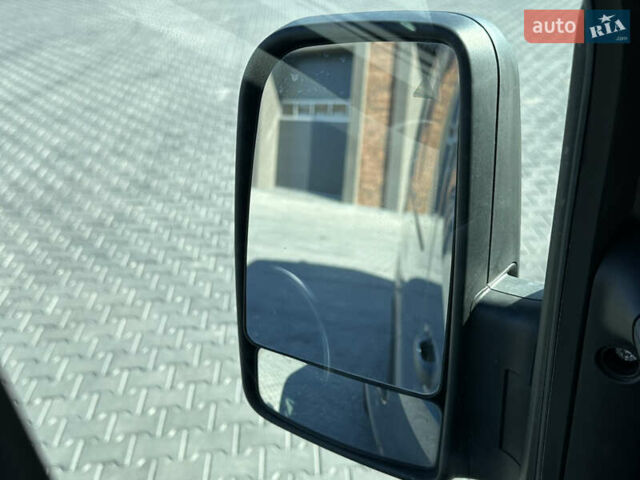 Серый Мерседес Sprinter, объемом двигателя 2.99 л и пробегом 154 тыс. км за 57500 $, фото 25 на Automoto.ua