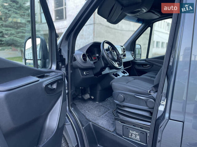 Серый Мерседес Sprinter, объемом двигателя 2.14 л и пробегом 170 тыс. км за 39999 $, фото 24 на Automoto.ua