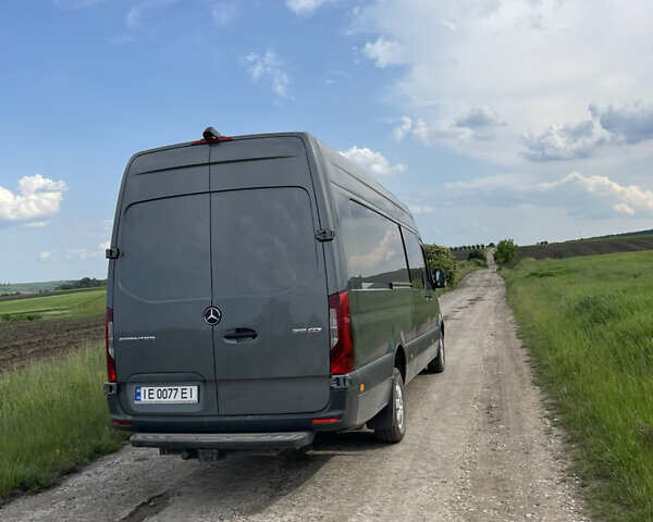 Серый Мерседес Sprinter, объемом двигателя 2.99 л и пробегом 182 тыс. км за 60999 $, фото 6 на Automoto.ua