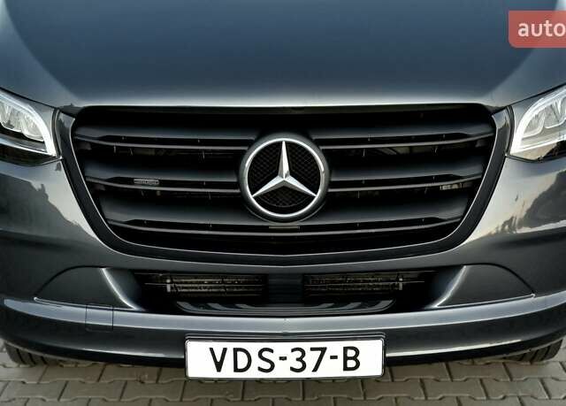 Серый Мерседес Sprinter, объемом двигателя 2.2 л и пробегом 316 тыс. км за 34500 $, фото 10 на Automoto.ua