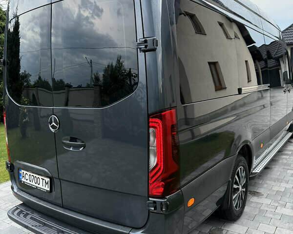 Серый Мерседес Sprinter, объемом двигателя 2.2 л и пробегом 263 тыс. км за 45500 $, фото 5 на Automoto.ua