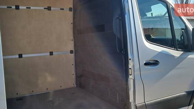 Серый Мерседес Sprinter, объемом двигателя 2.15 л и пробегом 98 тыс. км за 28990 $, фото 77 на Automoto.ua