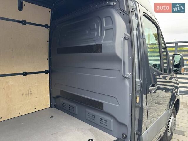 Серый Мерседес Sprinter, объемом двигателя 3 л и пробегом 94 тыс. км за 74900 $, фото 32 на Automoto.ua
