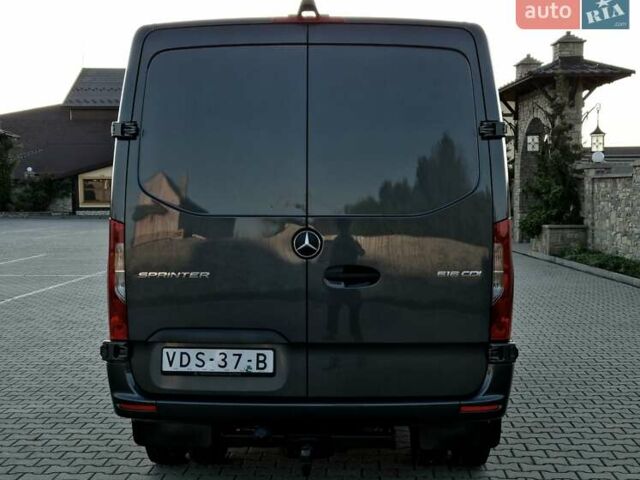 Серый Мерседес Sprinter, объемом двигателя 2.2 л и пробегом 316 тыс. км за 34500 $, фото 26 на Automoto.ua
