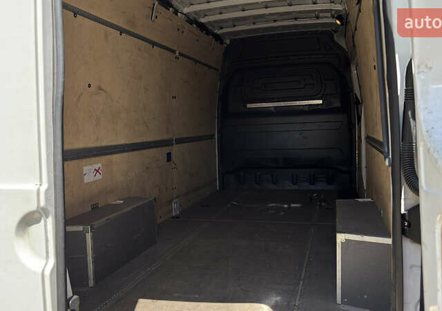 Серый Мерседес Sprinter, объемом двигателя 0 л и пробегом 200 тыс. км за 27939 $, фото 7 на Automoto.ua
