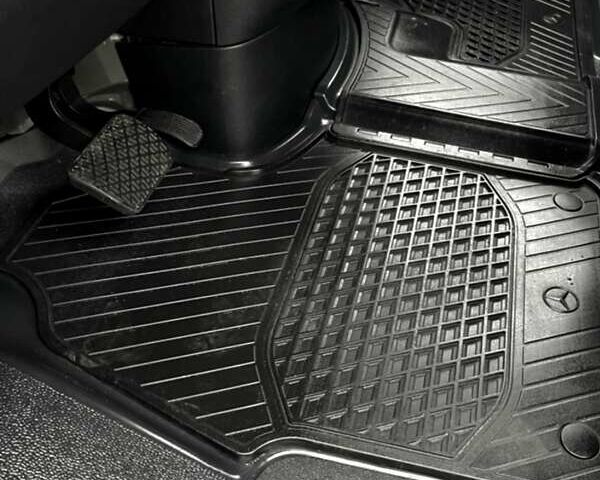 Серый Мерседес Sprinter, объемом двигателя 2.2 л и пробегом 316 тыс. км за 34500 $, фото 66 на Automoto.ua