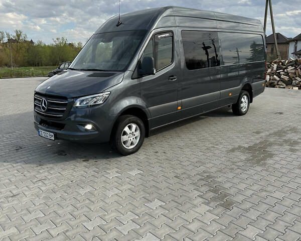 Сірий Мерседес Sprinter, об'ємом двигуна 3 л та пробігом 242 тис. км за 48317 $, фото 1 на Automoto.ua