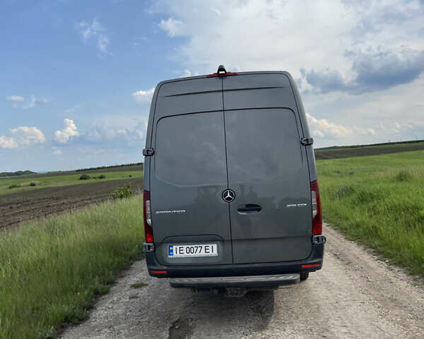 Серый Мерседес Sprinter, объемом двигателя 2.99 л и пробегом 182 тыс. км за 60999 $, фото 5 на Automoto.ua