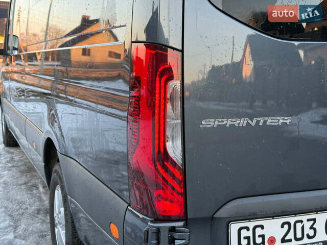 Серый Мерседес Sprinter, объемом двигателя 3 л и пробегом 165 тыс. км за 52990 $, фото 18 на Automoto.ua