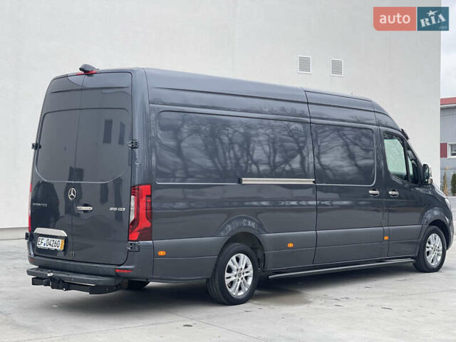 Серый Мерседес Sprinter, объемом двигателя 2.2 л и пробегом 170 тыс. км за 40500 $, фото 10 на Automoto.ua