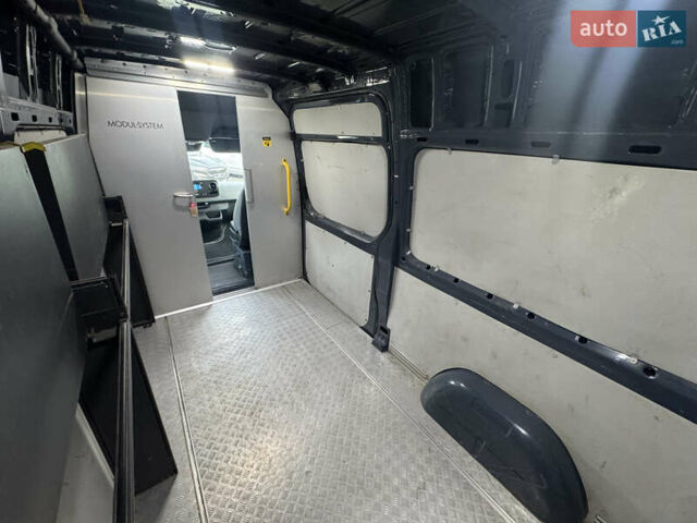 Серый Мерседес Sprinter, объемом двигателя 2.14 л и пробегом 72 тыс. км за 31999 $, фото 11 на Automoto.ua