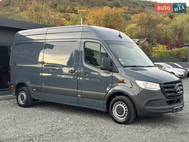 Серый Мерседес Sprinter, объемом двигателя 2.14 л и пробегом 72 тыс. км за 31999 $, фото 2 на Automoto.ua