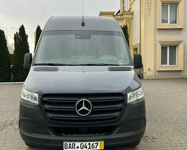 Серый Мерседес Sprinter, объемом двигателя 3 л и пробегом 230 тыс. км за 43453 $, фото 5 на Automoto.ua