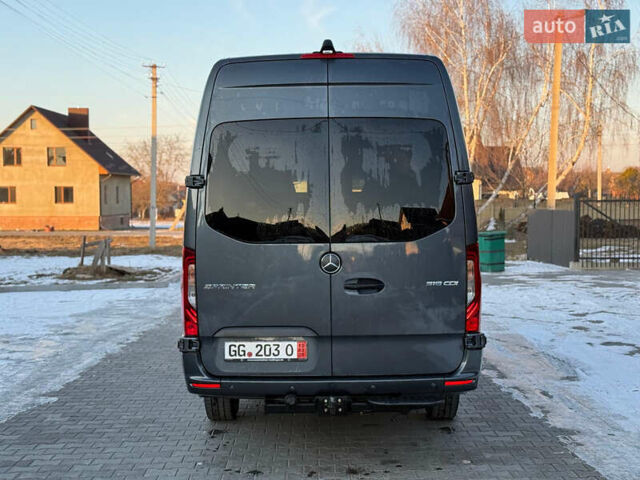 Серый Мерседес Sprinter, объемом двигателя 3 л и пробегом 165 тыс. км за 52990 $, фото 5 на Automoto.ua