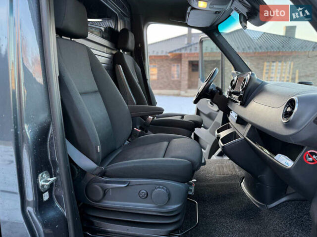 Серый Мерседес Sprinter, объемом двигателя 3 л и пробегом 165 тыс. км за 52990 $, фото 42 на Automoto.ua