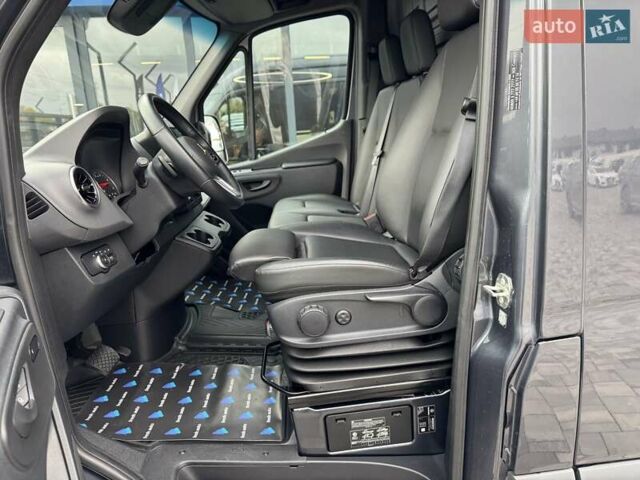 Серый Мерседес Sprinter, объемом двигателя 3 л и пробегом 94 тыс. км за 74900 $, фото 19 на Automoto.ua