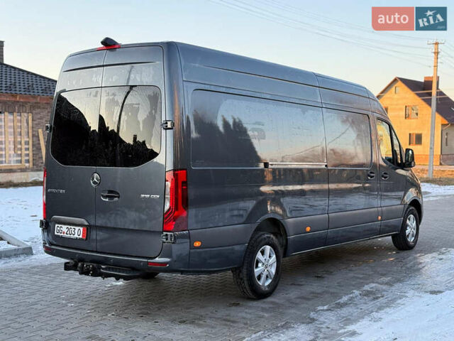 Серый Мерседес Sprinter, объемом двигателя 3 л и пробегом 165 тыс. км за 52990 $, фото 4 на Automoto.ua