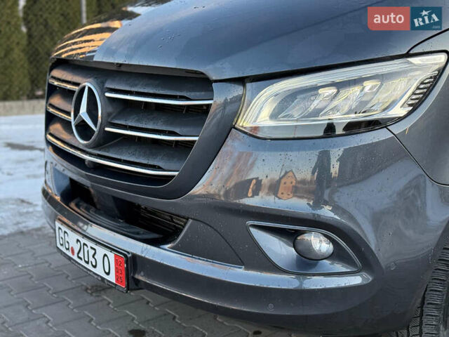 Серый Мерседес Sprinter, объемом двигателя 3 л и пробегом 165 тыс. км за 52990 $, фото 9 на Automoto.ua