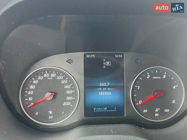 Серый Мерседес Sprinter, объемом двигателя 2.99 л и пробегом 182 тыс. км за 60999 $, фото 9 на Automoto.ua