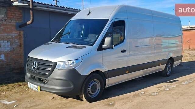 Серый Мерседес Sprinter, объемом двигателя 2.15 л и пробегом 98 тыс. км за 28990 $, фото 3 на Automoto.ua